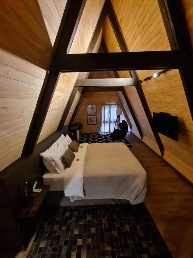 La Mansarda Hotel Урубиси Екстериор снимка
